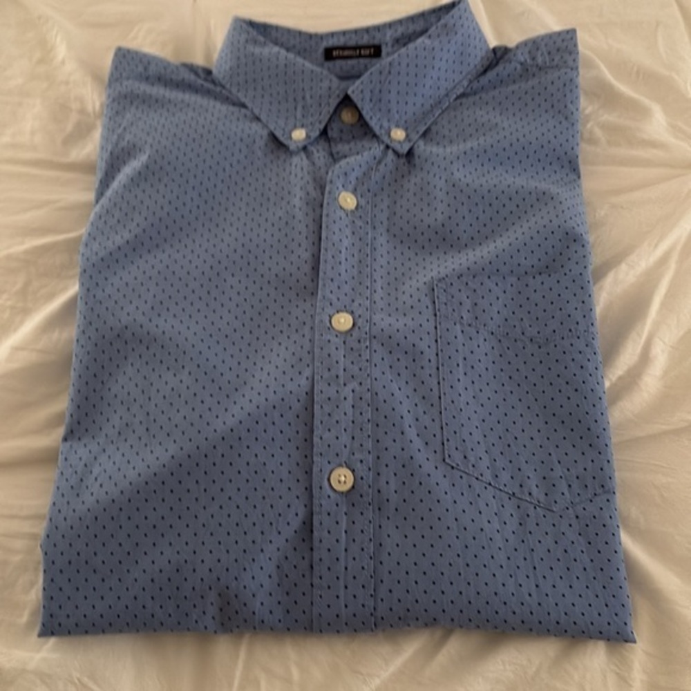 American Eagle‎ long sleeve button-down collar front pocket blue shirt